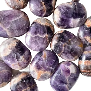Pierre de palmier ovale en améthyste chevron naturelle, polie à la main, cristal violet de guérison, pierre précieuse pour la méditation, la reiki, l'énergie des chakras et la décoration - Product Image 2
