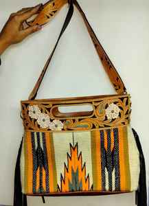 Bolso de Hombro Cruzado de Verano para Mujer, Estilo Western Vintage, Hecho a Mano, de Cuero Genuino con Flecos y Borlas - Product Image 3
