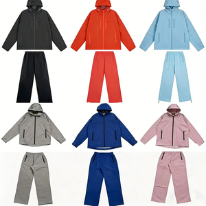 ชุดเซ็ตผู้ชายแบบกำหนดเองสองชิ้น เสื้อแจ็คเก็ตและกางเกงขาสั้นกันลมแบบกำหนดเอง ชุดวอร์มสะท้อนแสงแบบซิป ชุดเซ็ตเสื้อแจ็คเก็ตและกางเกงขาสั้นกันลมสองชิ้นแบบไนลอน - Product Image 5