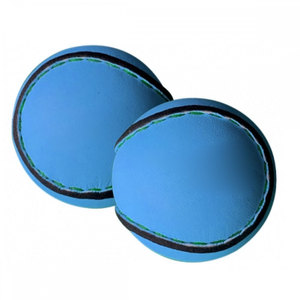 Balles de hurling fiables, conçues pour une performance stable et une maniabilité fluide pendant les matchs. - Product Image 1