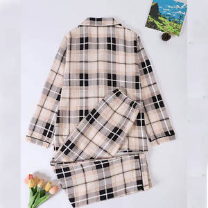 Nuevo y elegante conjunto de pijama a cuadros de manga larga con un ajuste holgado y cómodo, adecuado para usar en casa o como traje de noche. - Product Image 2