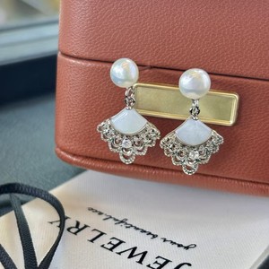 Pendientes de Perlas de Nácar con Encaje en Forma de Abanico, Estilo Palacio Retro, Plata de Ley S925, Accesorios Exquisitos - Product Image 1