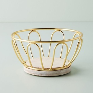 Corbeille à fruits ronde en fil métallique noir, faite à la main, avec base sur pied, pour rangement moderne et organisation de cuisine - Product Image 3