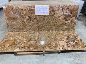 Comptoirs en granit Alaska Gold, grandes dalles polies, pierre naturelle haute résistance, style rustique, garantie 1 an - Product Image 2