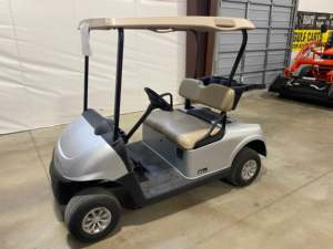 รถกอล์ฟไฟฟ้า EZGO RXV ปี 2026 แบบ 4 ล้อ ขับเคลื่อนด้วยแบตเตอรี่ 4 ที่นั่ง รถกอล์ฟบั๊กกี้ แบตเตอรี่ลิเธียม ได้รับการรับรองมาตรฐาน GCC เหมาะสำหรับรีสอร์ทกอล์ฟ - Product Image 3