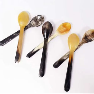 Cuchara Artesanal de Cuerno con Acabado Espejo, Ecológica, de Mango Largo, para Decoración del Hogar y Cocina, Ideal para Regalos - Product Image 1