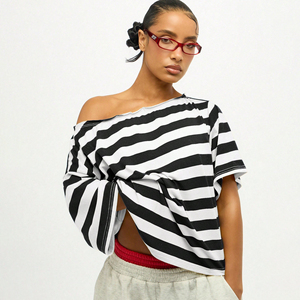 T-shirt rayé polyvalent pour femme, style décontracté, à épaules dénudées, col rond, motif écossais, tendance mode féminine - Product Image 3