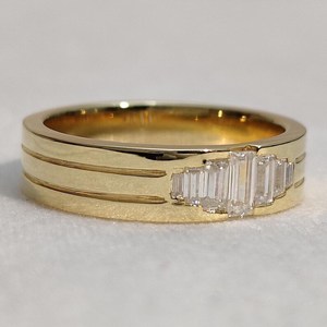 Anillo de banda ancha de oro amarillo auténtico de 10 quilates con diamante cultivado en laboratorio de corte baguette para hombre, regalo de aniversario, cumpleaños o para amigos. - Product Image 5