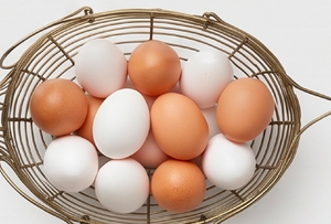 Porta Huevos en Forma de Cerdo de Metal con Recubrimiento en Polvo Dorado, Diseño Maravilloso, Estante de Almacenamiento y Exhibición para Cocina, Tienda y Mesa - Product Image 2