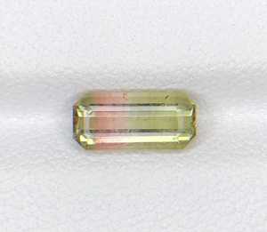 Turmalina de la India, Gema Suelta Natural Verde, Certificada por IGI, Corte Octogonal Claro, Alta Calidad para la Elaboración de Joyería Fina - Product Image 3