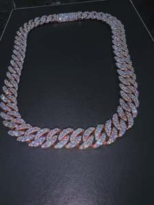 Collier unisexe en or rose plaqué, chaîne cubaine glacée en moissanite VVS, taille ronde brillante, idéal pour mariage ou cadeau - Product Image 3