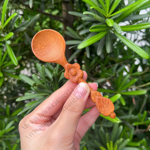 ช้อนไม้ลายดอกไม้ 15 มล. ช้อนชา กาแฟ ทำด้วยมือ ด้ามจับทนทาน อุปกรณ์ครัว - Product Image 2
