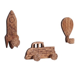 Cintre à vêtements en bois vintage haut de gamme avec logo personnalisé, finition laquée et crochet chromé pour costumes - Product Image 1