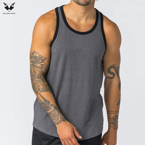 Camiseta deportiva de cuello redondo, estilo moderno con ribetes negros, tela ligera, fácil de usar, precio al por mayor, nueva llegada, a la moda. - Product Image 4