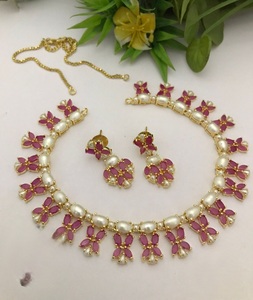 Magnifique ensemble de collier et boucles d'oreilles en laiton plaqué or de qualité supérieure avec moissanite, bijoux pour femmes, idéal pour les fiançailles, les mariages, les cadeaux ou les soirées. - Product Image 2