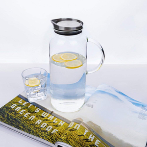 Jarra de Agua Moderna de Vidrio con Asa de 1.8L para Jugo, Limonada, Leche, Bebidas Frías, Almacenamiento en Refrigerador y Servicio en Mesa de Comedor - Product Image 5