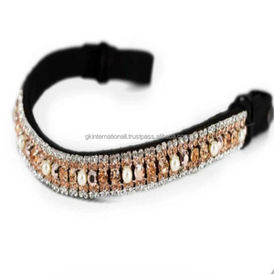 Diadema Ecuestre de Lujo para Caballos de Carreras con Cristales Dorados Modernos y Logotipo Personalizado en la Extremidad - Product Image 4