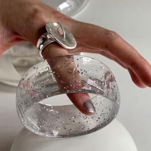 Bracelet jonc transparent en résine acrylique, style vintage, unisexe, pour fêtes et mariages, qualité supérieure, fait main, sans nickel, vente directe - Product Image 1