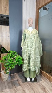 NUEVO LANZAMIENTO: Conjunto Anarkali para Mujer con Pantalón y Dupatta, Tela de Rayón con Estampado, Largo 44 Pulgadas - Product Image 4
