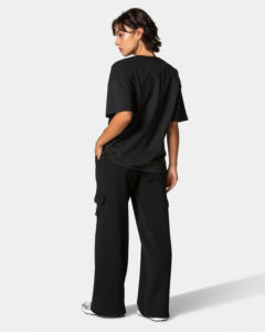 Camiseta Deportiva Negra Ajustada para Mujer, Transpirable, para Gimnasio y Entrenamiento, con Logotipo Personalizado, Apliques y Estampado, Ropa Deportiva OEM - Product Image 5