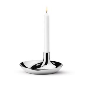 Porte-bougie classique en métal doré poli, parfait pour les intérieurs traditionnels, la décoration contemporaine et les collections de cadeaux élégants - Product Image 3