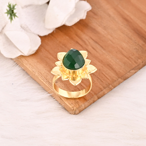 Bague de créateur en laiton plaqué or, ornée de pierres précieuses, faite à la main, pour femme, style Hydro Fashion vert - Product Image 4