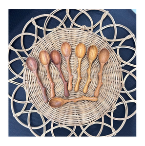 ช้อนไม้ตกแต่งลายประณีตสำหรับเสิร์ฟอาหาร เหมาะสำหรับซูเปอร์มาร์เก็ตระดับนานาชาติและพันธมิตรค้าปลีกสินค้าหรูหรา มีจำหน่ายแล้ว - Product Image 1