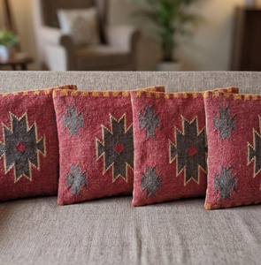 Juego de 4 Fundas de Almohada Marroquíes Color Terracota Rústico, Hechas a Mano con Lana y Yute, Cojines Berber con Detalles Tribales Bohemios para Decoración Rústica del Hogar - Product Image 1