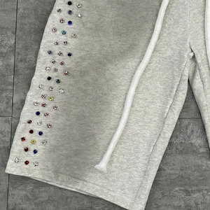 Pantalones Cortos Bermuda Holgados de Doble Cintura 100% Algodón Personalizados con Lavado Ácido, Apliques, Bordados y Pedrería - Product Image 3