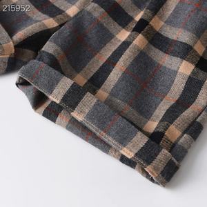 Vente en gros OEM Short en coton à carreaux pour garçons Vêtements d'été décontractés pour enfants à carreaux à taille élastique pour tout-petits Usine de vêtements confortables - Product Image 4