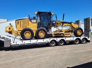 Niveleuse routière articulée robuste de 19 tonnes, modèle 2016, avec planche de nivellement coulissante de 12 pieds et commande par joystick - Product Image 5