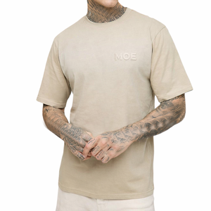 Camiseta de algodón con logo en relieve, corte casual, lisa, para hombre, para fabricación al por mayor con etiqueta privada OEM. - Product Image 1