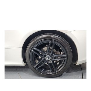 Mercedes-Benz Classe E E220d Coupé 2019, 63 912 km, Diesel, Automatique, Sièges en Cuir, Caméra Arrière, Volant à Gauche - Product Image 4