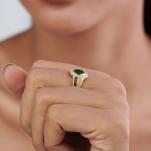 Bague Chevalière en Or Jaune 14K avec Émeraude et Diamant Halo, Prix de Gros Usine pour Commandes en Gros, Bijoux pour Hommes, Pierre de Naissance de Mai - Product Image 4