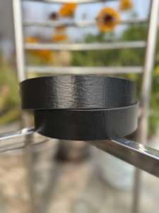 Ceinture décontractée vintage en cuir de vache noir pour homme, de qualité supérieure, avec boucle en cuivre, fabriquée à la main pour un confort optimal et une utilisation durable - Product Image 2