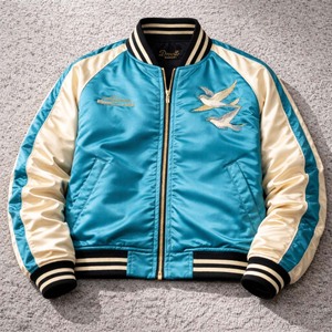 แจ็คเก็ตบอมเบอร์แบบกลับด้านได้ รุ่นพรีเมียม ขายส่ง สีเทอร์ควอยซ์ พร้อมลายปักดอกสวอลโลว์ สไตล์ฮาราจูกุ - Product Image 1