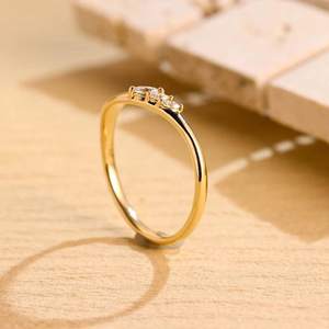 Anillo de Oro Sólido de 14K con Diamantes Marquise Cultivados en Laboratorio, Diseño Curvo, Minimalista, con Pavé, Regalo de Boda, Joyería Fina para Mujer - Product Image 4