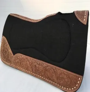 Manaal entreprises – coussin en feutre véritable cheval de qualité supérieure avec Patch en cuir et selle au Design classique sculpté - Product Image 1