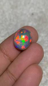 Opale d'Éthiopie naturelle, pierre précieuse en vrac, taille ovale, 6 carats, jeu de couleurs, effet feu, certifiée IGI pour la fabrication de bijoux - Product Image 3