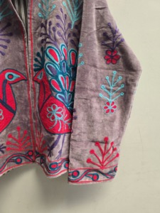 Blouson en velours violet pour femme, brodé main motif paon, style bohème, épais, fait main, pour l'hiver, vente en gros - Product Image 3