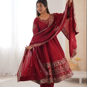 Ramdev Trading, Ropa Étnica India y Pakistaní al por Mayor, Diseñador, Seda Romana Moderna, Conjunto de Kurti para Fiesta, Lehenga Nupcial, Anarkali - Product Image 1