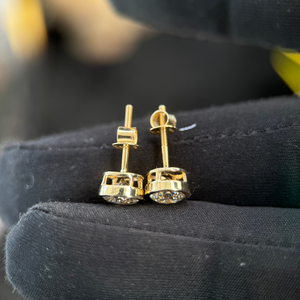 Pendientes de Diamantes Redondos Brillantes de 1.30 ct Cada Uno, D VS1, Certificados por IGI, Oro Blanco de 14K, Joyería Fina - Product Image 4