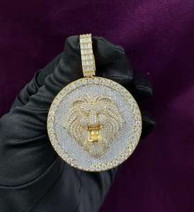 Collar con Colgante de Moissanita Personalizado, Plata de Ley 925, Diseño de León 3D con Incrustaciones de Moissanita VVS, Joyería Hip Hop para Hombre - Product Image 1