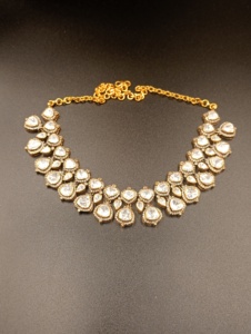 Juego de Collar y Aretes Amaira Jewels de Plata Chapada en Oro con Piedra Polki para Mujer, Joyería Clásica para Bodas - Product Image 4