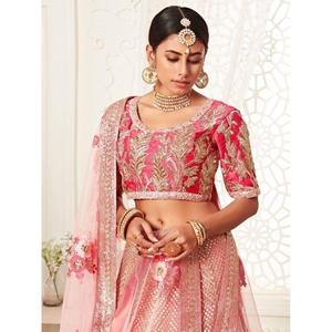 Fascinante ropa de boda de red suave bordada Rosa Lehenga Choli - Product Image 4