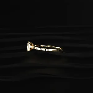 Anillo de Boda con Diamantes de Corte Radiante, Anillo Dorado con Piedras Blancas, Claridad VS, Compre Directamente del Proveedor Indio - Product Image 4