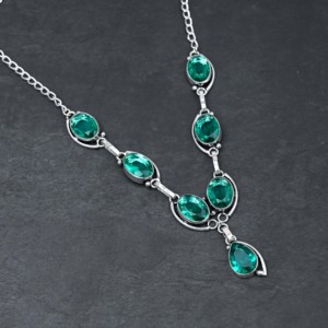 Collier de luxe personnalisé en argent sterling avec apatite verte synthétique et perle de culture d'eau douce en forme de poire, idéal pour un cadeau de mariage - Product Image 1