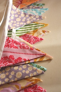Guirnalda Decorativa de Algodón con Estampado Artesanal - Decoración Exterior Duradera y Personalizable para Graduación, Día de la Madre, Año Nuevo, Diwali - Product Image 3