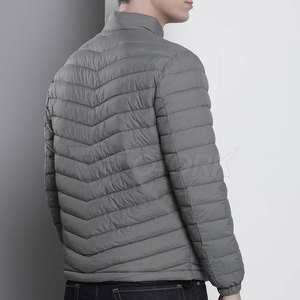 Chaqueta Acolchada para Hombre de Tacto Suave, Atuendo Invernal Elegante, Combinación Perfecta de Calidez y Moda - Product Image 2