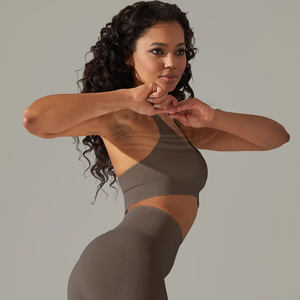 Ensemble 2 pièces soutien-gorge de sport respirant et sans coutures gris clair et rouge pour femme, haute qualité, vente en gros, idéal pour la gym et le fitness – Nouvelle collection très demandée - Product Image 6